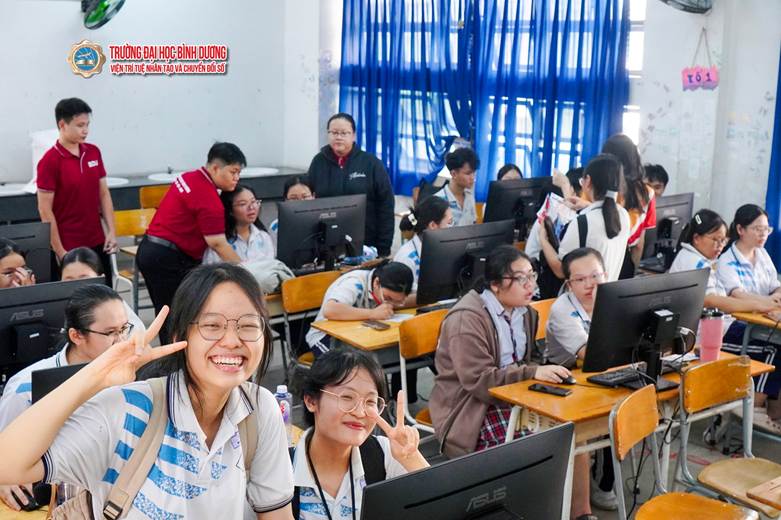 Trải Nghiệm Công Nghệ Bùng Nổ Của THPT Dĩ An Cùng AIDTI
