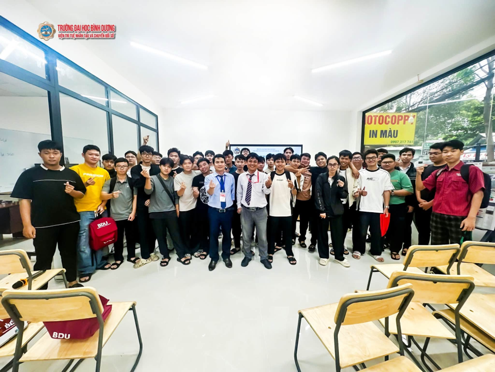 CUỘC THI “CHẠM ĐIỆN – CHẠM TRI THỨC” DÀNH CHO TÂN SINH VIÊN LỚP 29DT01